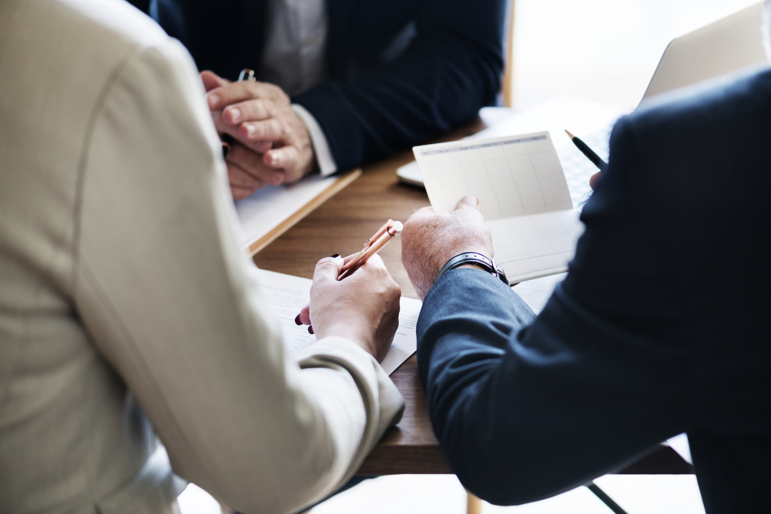 Imagen de Business people investing on startup buiness
